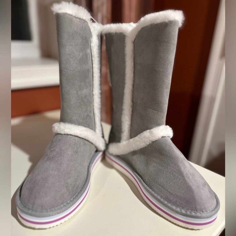 Old Navy Gray Winter Boots with Fleece Lining